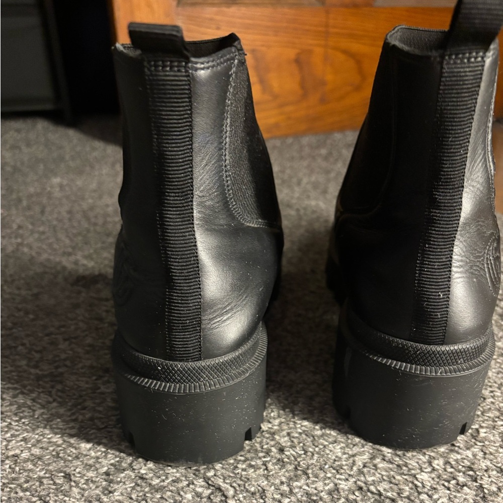 Authentic Gucci Boots size Women 41, like new, worn twice, very comfy and warm